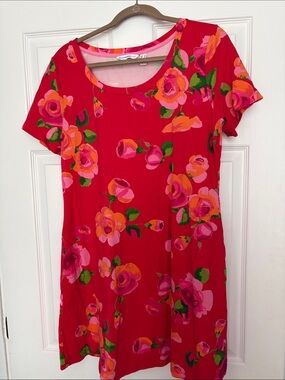 Red Floral Short Sleeve Scoop Neck Dress new no tags w/ pockets
